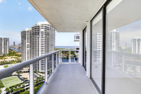 Copropriété à louer à Aventura, Floride: 2 chambres, 97.45 m2 № 2390553 - photo 28
