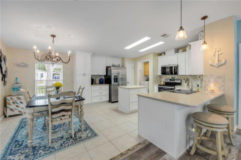 House in Oak Hill, Florida 3 bedrooms, 131.55 sq.m. № 2141080 - photo 9