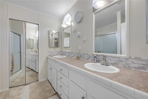 House in Oak Hill, Florida 3 bedrooms, 131.55 sq.m. № 2141080 - photo 21