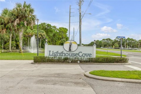 House in Oak Hill, Florida 3 bedrooms, 131.55 sq.m. № 2141080 - photo 29