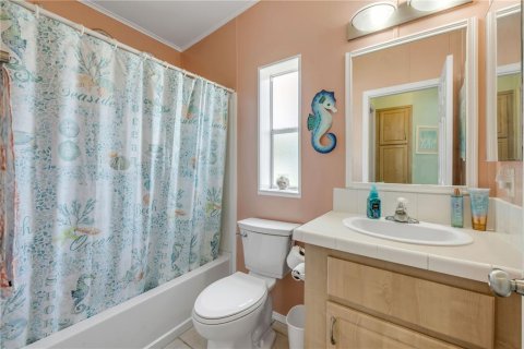 House in Oak Hill, Florida 3 bedrooms, 131.55 sq.m. № 2141080 - photo 18
