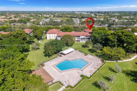 Condo in Pembroke Pines, Florida, 2 bedrooms  № 2060950