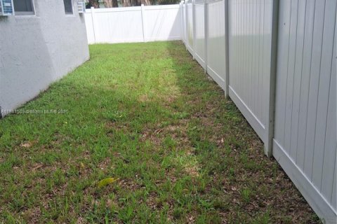 House in Pompano Beach, Florida 2 bedrooms, 138.24 sq.m. № 1925443 - photo 14