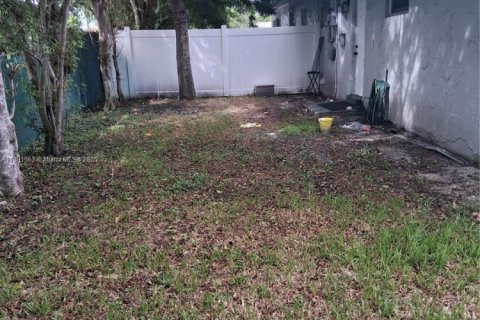 House in Pompano Beach, Florida 2 bedrooms, 138.24 sq.m. № 1925443 - photo 15
