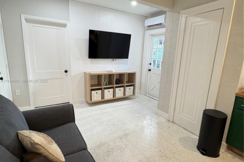 Снять в аренду виллу или дом в Майами, Флорида 1 спальня, 76.18м2, № 2252209 - фото 17