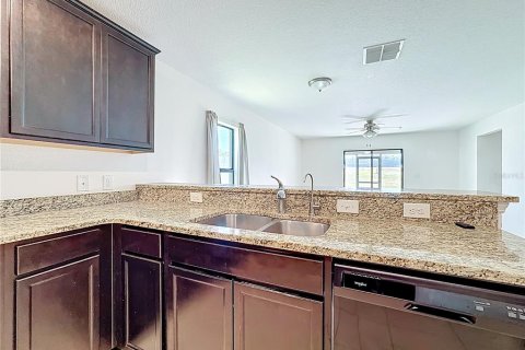 House in Dundee, Florida 4 bedrooms, 171.96 sq.m. № 2105509 - photo 7