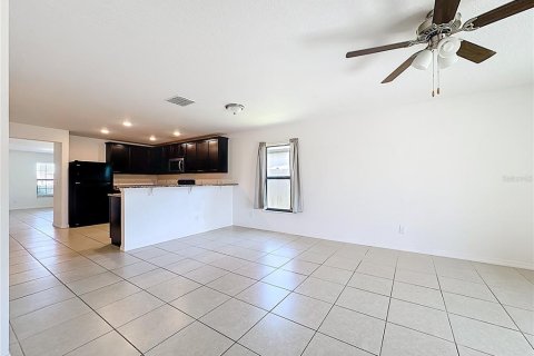House in Dundee, Florida 4 bedrooms, 171.96 sq.m. № 2105509 - photo 11