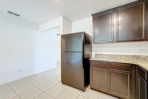 House in Dundee, Florida 4 bedrooms, 171.96 sq.m. № 2105509 - photo 5