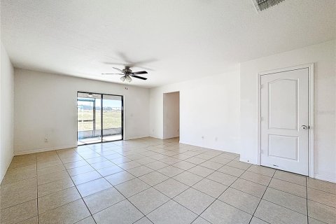 House in Dundee, Florida 4 bedrooms, 171.96 sq.m. № 2105509 - photo 16