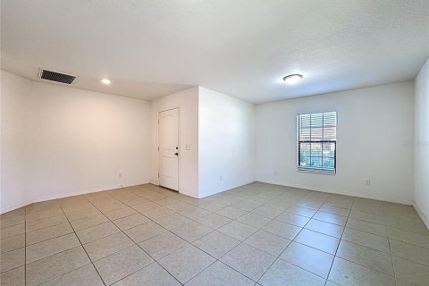 House in Dundee, Florida 4 bedrooms, 171.96 sq.m. № 2105509 - photo 15