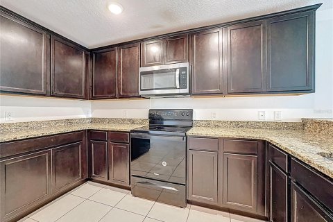 House in Dundee, Florida 4 bedrooms, 171.96 sq.m. № 2105509 - photo 8