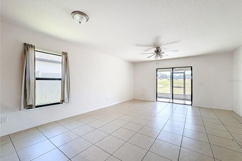 House in Dundee, Florida 4 bedrooms, 171.96 sq.m. № 2105509 - photo 17