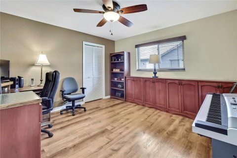 House in Weeki Wachee, Florida 3 bedrooms, 230.58 sq.m. № 1679603 - photo 25