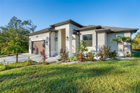House in Port Charlotte, Florida 3 bedrooms, 146.97 sq.m. № 1740940 - photo 4