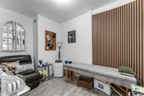 Casa en venta en Miami, Florida, 4 dormitorios, 285.49 m2 № 2240715 - foto 17