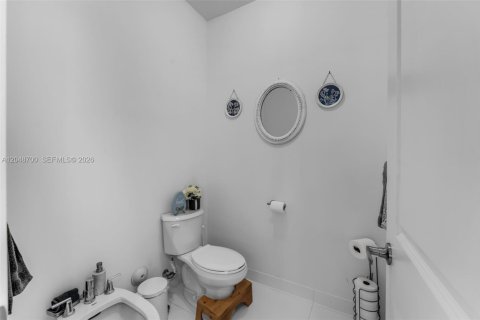 Casa en venta en Miami, Florida, 4 dormitorios, 285.49 m2 № 2240715 - foto 26