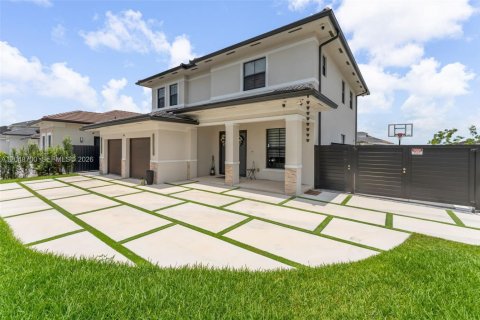 Casa en venta en Miami, Florida, 4 dormitorios, 285.49 m2 № 2240715 - foto 2