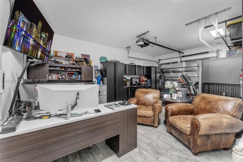 Casa en venta en Miami, Florida, 4 dormitorios, 285.49 m2 № 2240715 - foto 16
