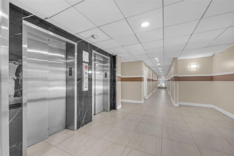 Copropriété à vendre à Miami, Floride: 1 chambre, 53.88 m2 № 1960159 - photo 18