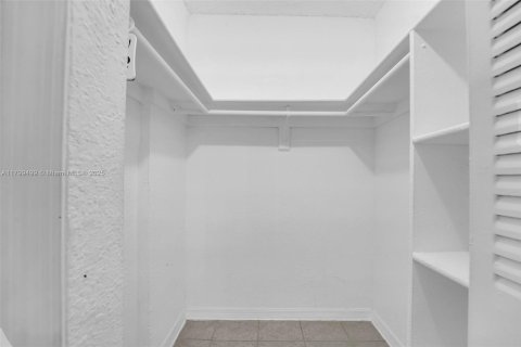 Copropriété à vendre à Miami, Floride: 1 chambre, 53.88 m2 № 1960159 - photo 11