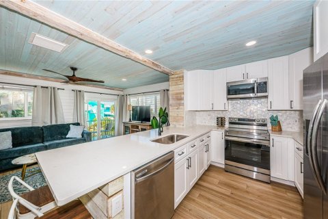 Apartment in Redington Shores, Florida 2 bedrooms, 80.55 sq.m. № 812003 - photo 9