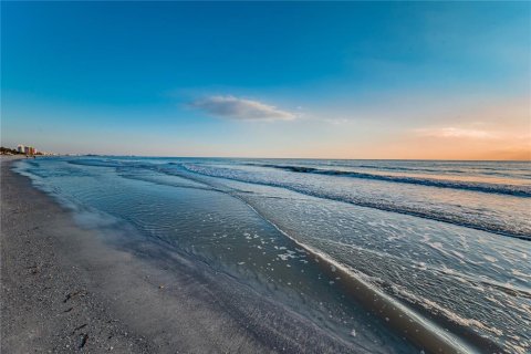 Apartment in Redington Shores, Florida 2 bedrooms, 80.55 sq.m. № 812003 - photo 23