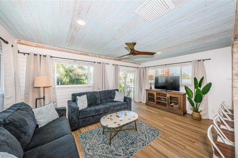 Apartment in Redington Shores, Florida 2 bedrooms, 80.55 sq.m. № 812003 - photo 5