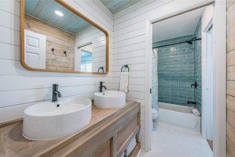 Apartment in Redington Shores, Florida 2 bedrooms, 80.55 sq.m. № 812003 - photo 12