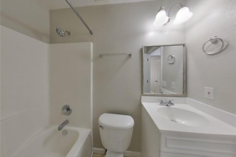House in Orlando, Florida 3 bedrooms, 153.85 sq.m. № 1805087 - photo 6