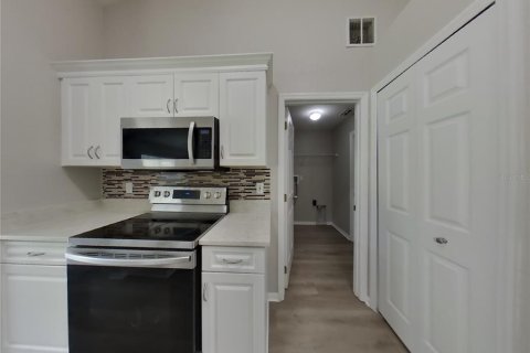 House in Orlando, Florida 3 bedrooms, 153.85 sq.m. № 1805087 - photo 4