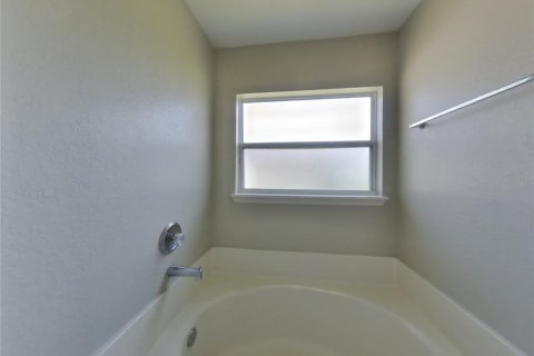 House in Orlando, Florida 3 bedrooms, 153.85 sq.m. № 1805087 - photo 11