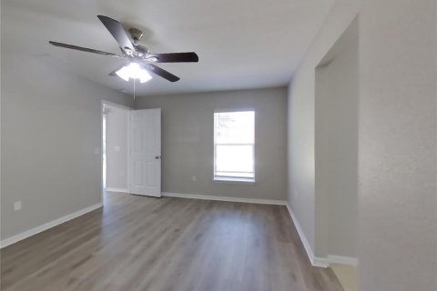House in Orlando, Florida 3 bedrooms, 153.85 sq.m. № 1805087 - photo 9