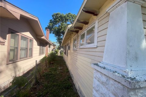 House in Saint Petersburg, Florida 4 bedrooms, 151.62 sq.m. № 2230974 - photo 3