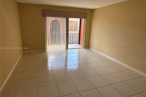 Copropriété à louer à Miami, Floride: 1 chambre, 65.87 m2 № 2422540 - photo 15