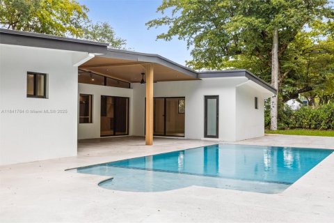 Casa en venta en Miami, Florida, 4 dormitorios, 225.01 m2 № 1834403 - foto 25