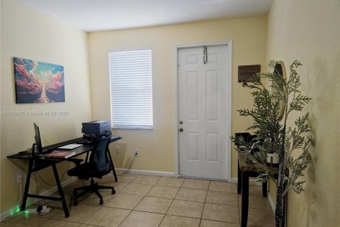 Touwnhouse à vendre à Homestead, Floride: 4 chambres, 147.9 m2 № 1951942 - photo 2