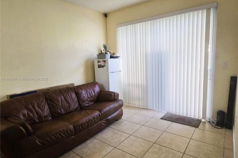 Touwnhouse à vendre à Homestead, Floride: 4 chambres, 147.9 m2 № 1951942 - photo 9