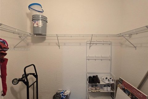 Touwnhouse à vendre à Homestead, Floride: 4 chambres, 147.9 m2 № 1951942 - photo 18