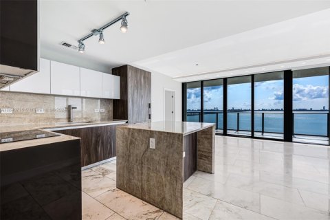 Condo in Miami, Florida, 3 bedrooms № 2034764 - photo 8