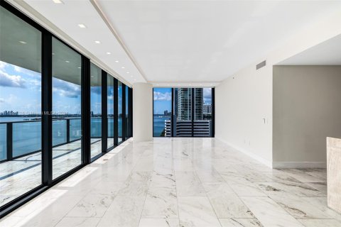Condo in Miami, Florida, 3 bedrooms № 2034764 - photo 4