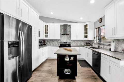 Villa ou maison à louer à Boca Raton, Floride: 3 chambres, 184.41 m2 № 2002535 - photo 5