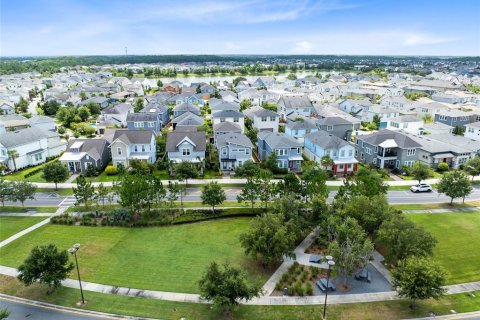 House in Orlando, Florida 5 bedrooms, 309.27 sq.m. № 1803941 - photo 2