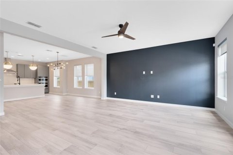 House in Orlando, Florida 5 bedrooms, 309.27 sq.m. № 1803941 - photo 20