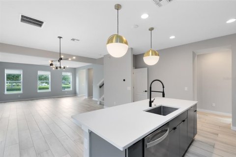 House in Orlando, Florida 5 bedrooms, 309.27 sq.m. № 1803941 - photo 13