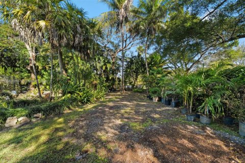 House in Pinecrest, Florida 4 bedrooms, 388.52 sq.m. № 2031753 - photo 8