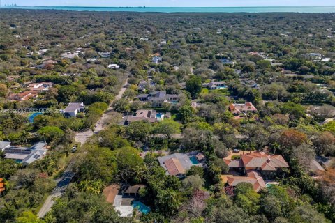 House in Pinecrest, Florida 4 bedrooms, 388.52 sq.m. № 2031753 - photo 9