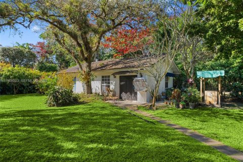 House in Pinecrest, Florida 4 bedrooms, 388.52 sq.m. № 2031753 - photo 26