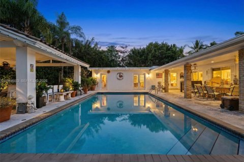 House in Pinecrest, Florida 4 bedrooms, 388.52 sq.m. № 2031753 - photo 2