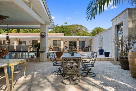 House in Pinecrest, Florida 4 bedrooms, 388.52 sq.m. № 2031753 - photo 20