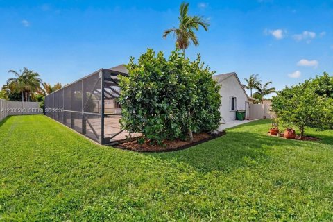 House in Davie, Florida 3 bedrooms, 144.93 sq.m. № 2065332 - photo 28